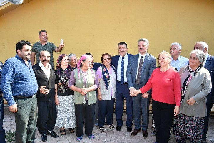 İkizce-Seyituşağı-Atalar-Kadiruşağı grup yolu asfaltlanıyor G4