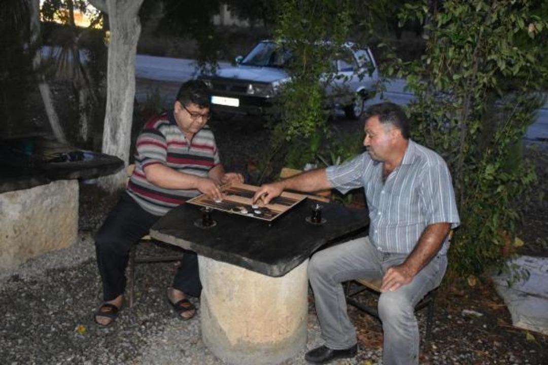 2 bin yıllık Roma taşı kahvehanede masa olarak kullanılıyormuş!