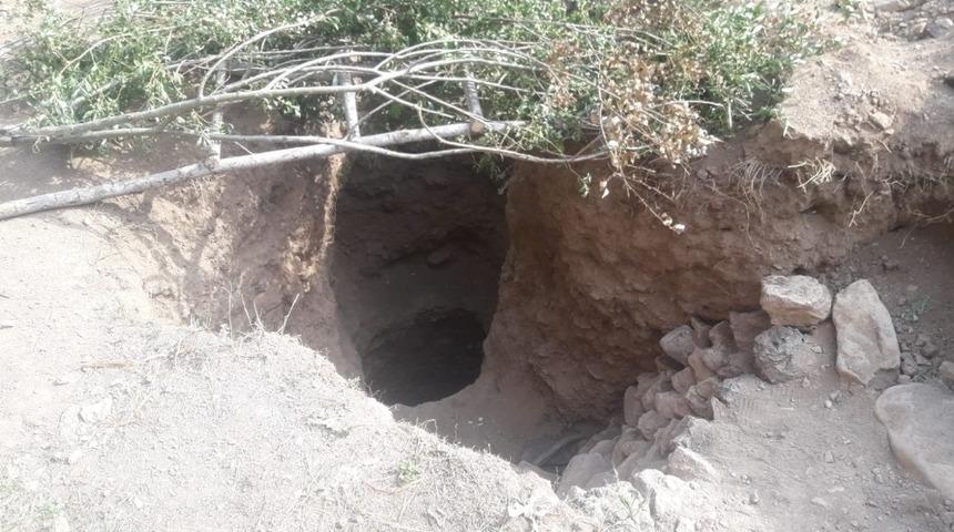 Digor&rsquo;da Beşler Kilisesi&rsquo;ne kazan defineciler su&ccedil;&uuml;st&uuml; yakalandı