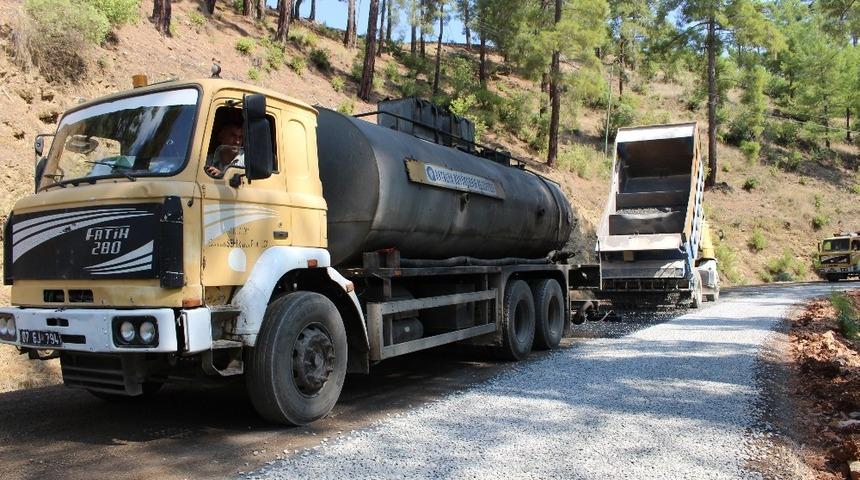 Büyükşehirden Gazipaşa Çamlıca grup yoluna asfalt