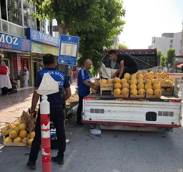 Van Büyükşehir Belediyesi seyyar satıcı denetimlerini sıklaştırdı