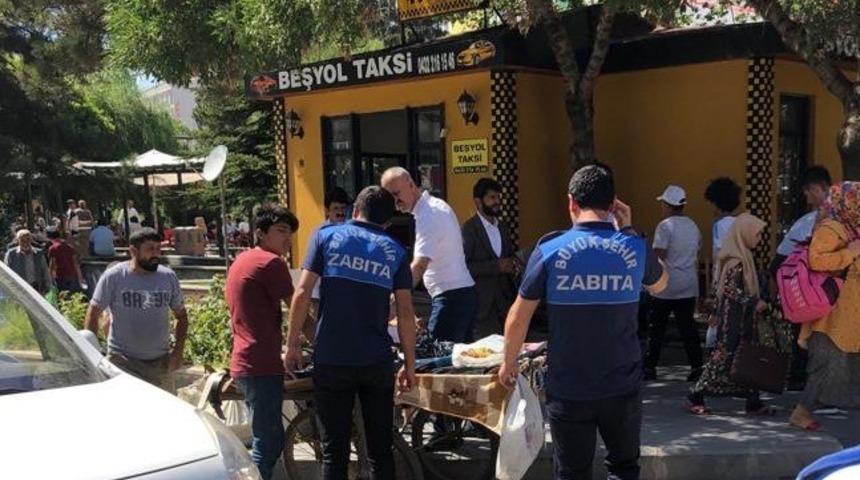 Van Büyükşehir Belediyesi seyyar satıcı denetimlerini sıklaştırdı