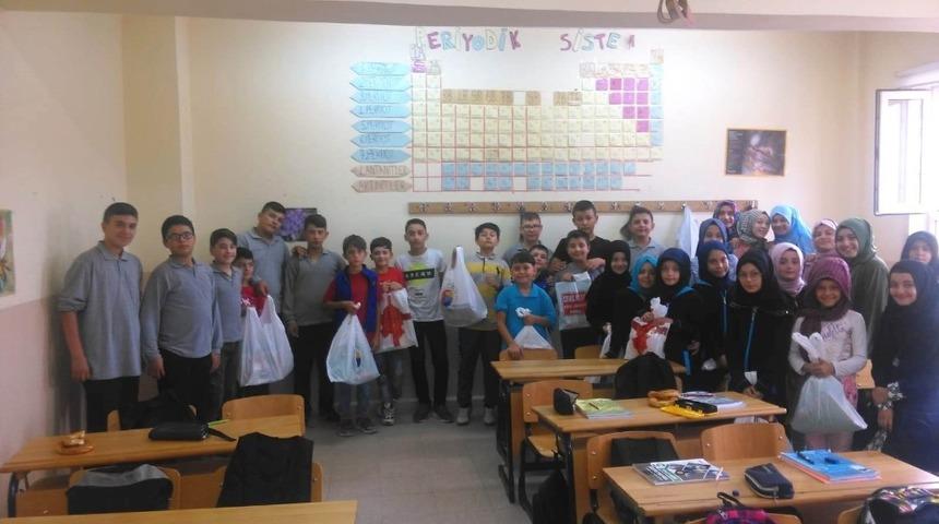 Hisarcık&rsquo;ta 112 &ouml;ğrenciye kırtasiye malzemesi yardımı