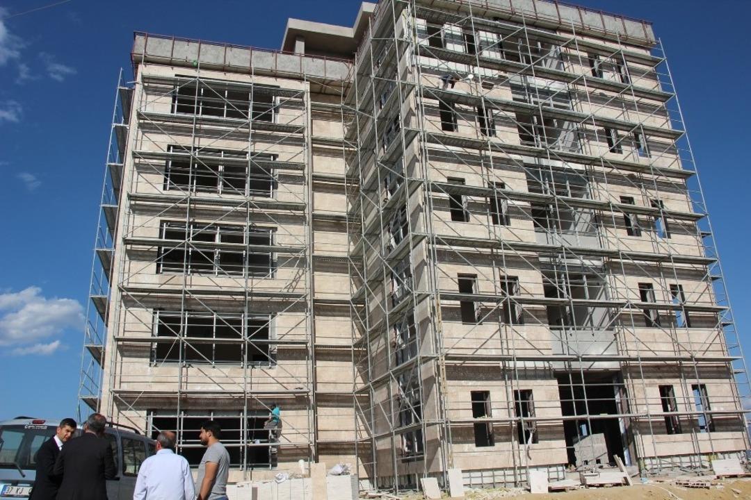 Kaymakam Pişkin, 112 Acil Sağlık Hizmetleri İstasyonunda incelemede bulundu