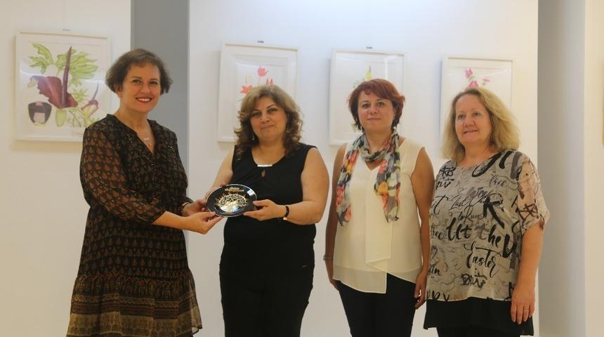 Bilim ve sanat bu sergide buluştu