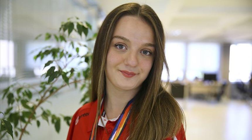 S&uuml;meyye Boyacı'nın hayatı y&uuml;zmeyle değişti