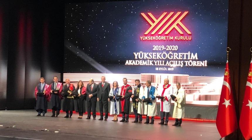 Cumhurbaşkanı Erdoğan&rsquo;dan SUB&Uuml;&rsquo;ye topluma hizmet &ouml;d&uuml;l&uuml;