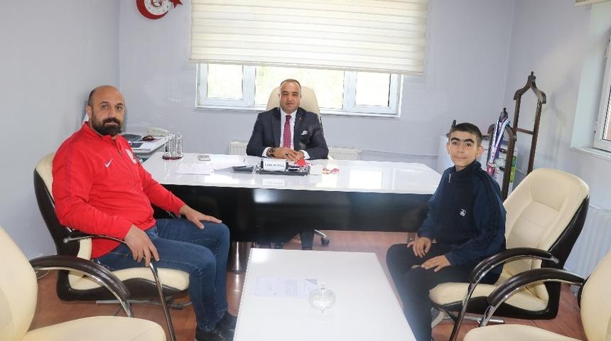 Ağrılı minik boks&ouml;r T&uuml;rkiye Şampiyonu oldu