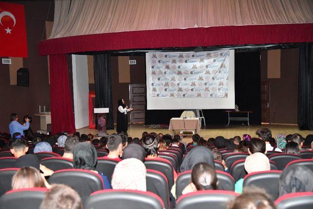 Isparta’da öğrencilere ‘Toplumsal Birliktelik ve Hareketliliğin Faydaları’ konferans