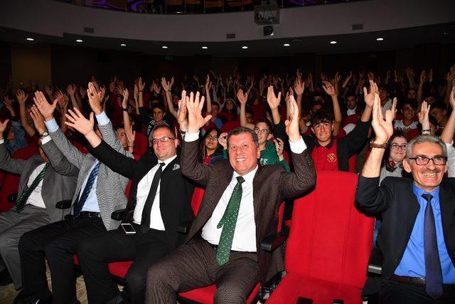 Isparta’da öğrencilere ‘Toplumsal Birliktelik ve Hareketliliğin Faydaları’ konferans