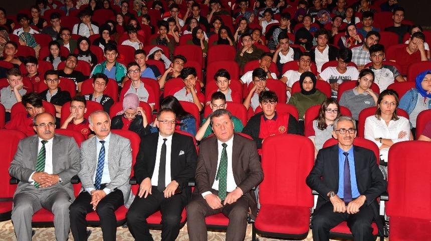 Isparta’da öğrencilere ‘Toplumsal Birliktelik ve Hareketliliğin Faydaları’ konferans