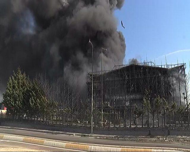 Fotoğraflar // Tuzla'da yanan fabrikada patlama oldu