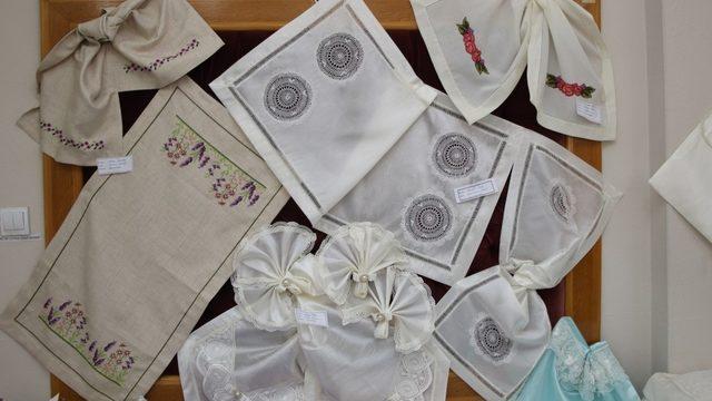 Hacılar’da el sanatları sergisine büyük ilgi