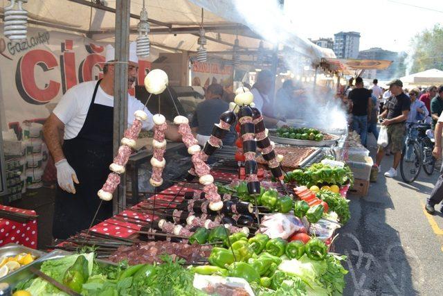 Gaziantep Yiyecekleri Şenliği’nde 100 bin porsiyon kebap pişecek