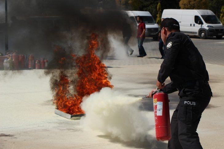 Emniyet personeline yangın söndürme tatbikatı G1