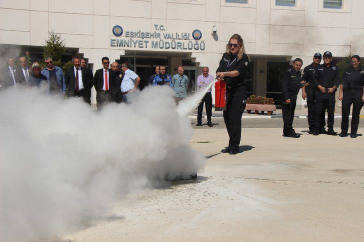 Emniyet personeline yangın söndürme tatbikatı G4