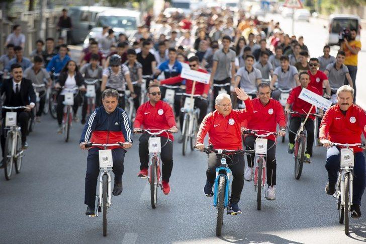 Başkan Büyükkılıç Avrupa Hareketlilik Haftası’nda bisiklete binerek şehir turu attı G2
