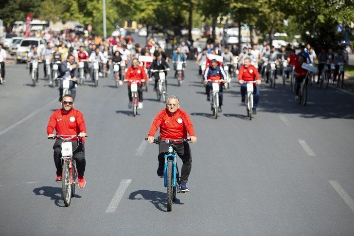 Başkan Büyükkılıç Avrupa Hareketlilik Haftası’nda bisiklete binerek şehir turu attı G5