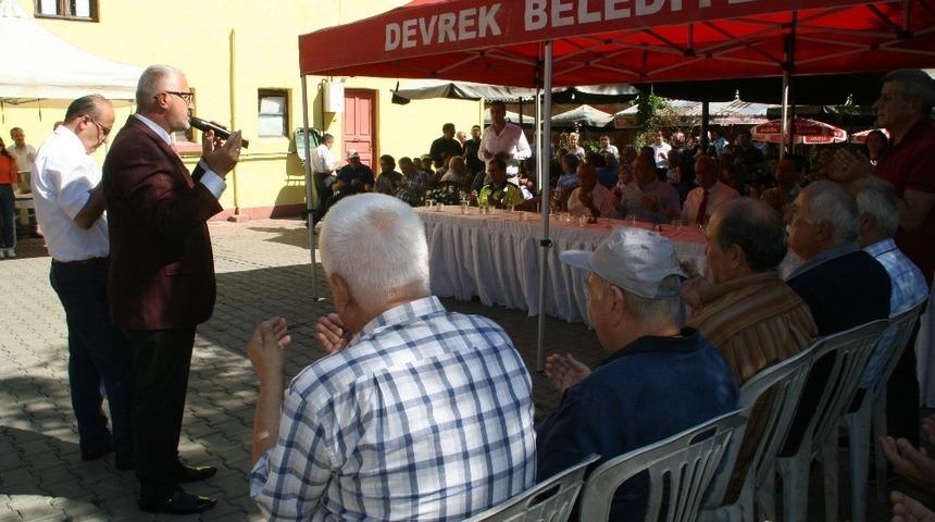 Devrek&rsquo;te mahalle muhtarlığı tarafından aşure programı d&uuml;zenlendi