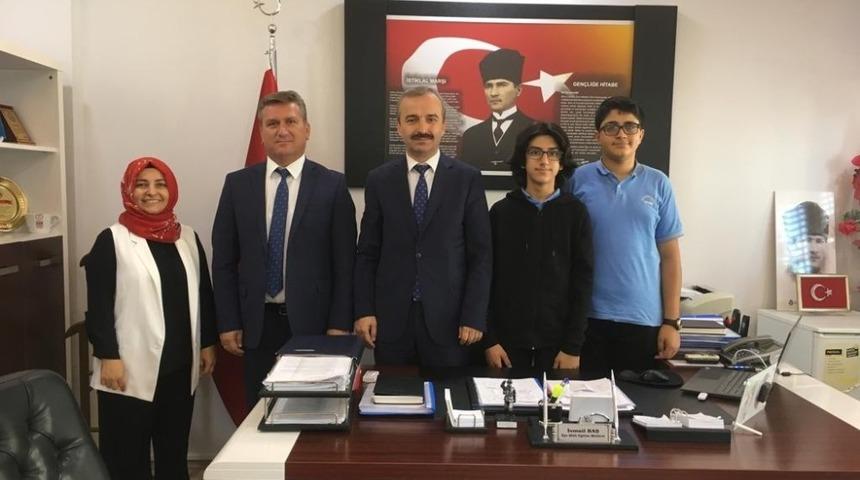 Finale kalan ekip Milli Eğitim M&uuml;d&uuml;r&uuml;&rsquo;n&uuml; ziyaret etti