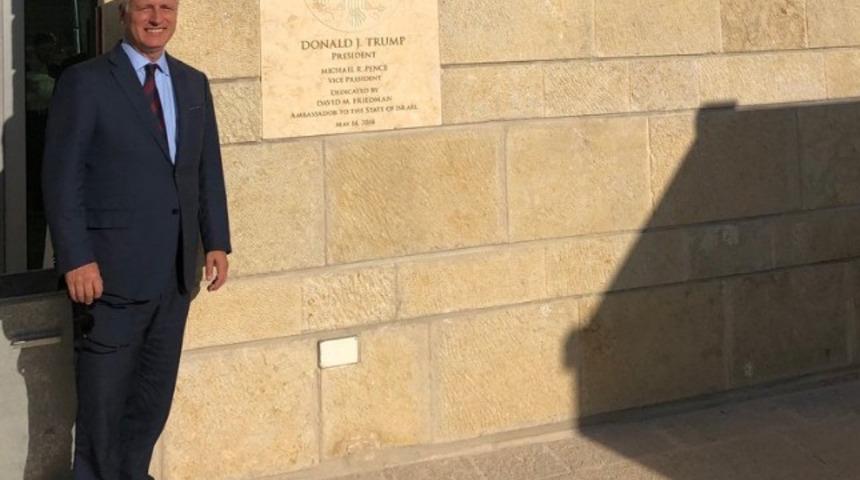 Trump, o ismin yerine kimin geldiğini açıkladı!