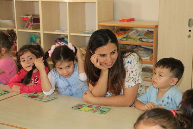 Nurten öğretmen 'Küresel Öğretmen' ödülünü aldı