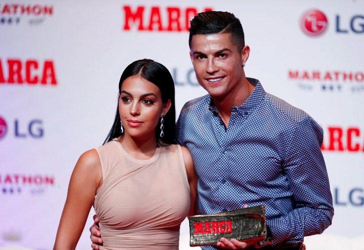 Ester Exposito yaptığı paylaşımla Ronaldo'nun sevgilisini tahtından etti! G1