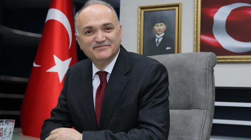 Başkan &Ouml;zl&uuml;, &ldquo;Gazilerimiz m&uuml;cadelenin temsilcileridir&rdquo;