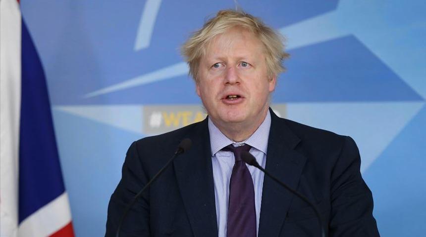 İngiltere Başbakanı Boris Johnson’ın okulların açılmasıyla ilgili kararına öğretmenlerden tepki
