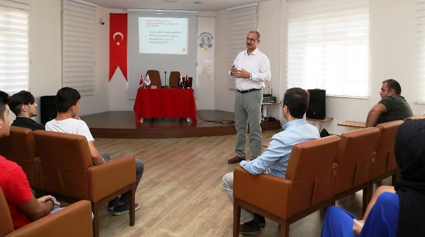 Efeler Belediyesi stajyerlerine iş sağlığı eğitimi