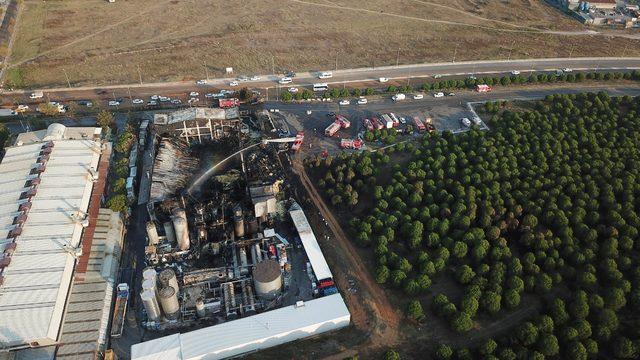 Tuzla'da yanan fabrikada soğutma çalışmaları devam ediyor (havadan fotoğraflar) 