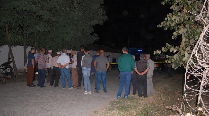 Eski köy korucusu evinde ölü bulundu