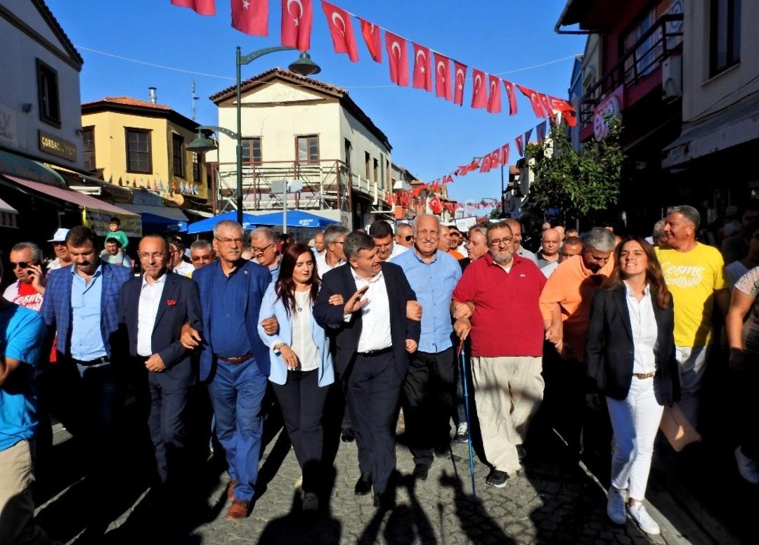 &Ccedil;eşme Festivali efsaneleri buluşturdu
