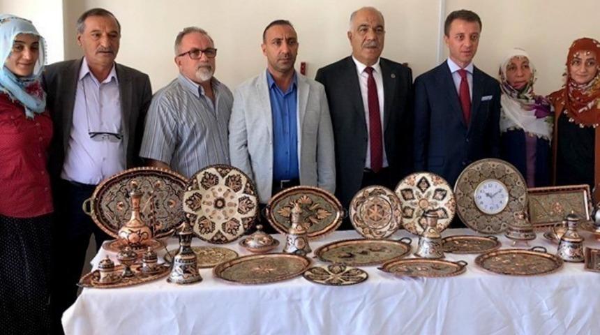 &Ccedil;&ouml;pler k&ouml;y&uuml;nde bakır sergisi a&ccedil;ıldı