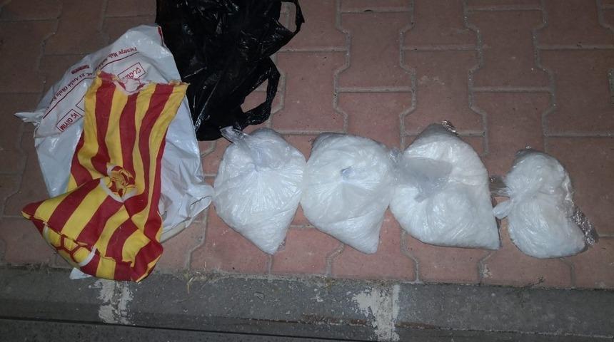 Polis uyuşturucu tacirlerine g&ouml;z a&ccedil;tırmıyor