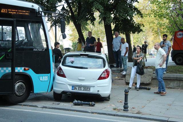 Taksim'de kontrolden çıkan otobüs iki otomobile çarptı