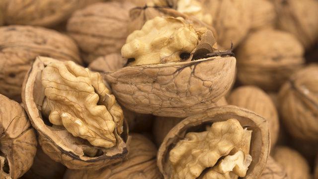 Açıkta satılan ceviz sağlığımızı tehdit ediyor! Açıkta satılan cevizin zararları