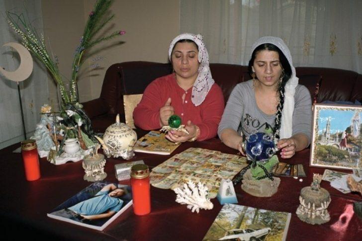 Romanya’nın en ünlü cadısı taşındı! Trump'a da büyü yapmıştı G5