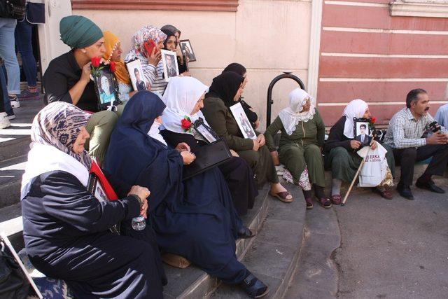 HDP önünde eylem yapan aile sayısı 17’nci günde 42’ye yükseldi