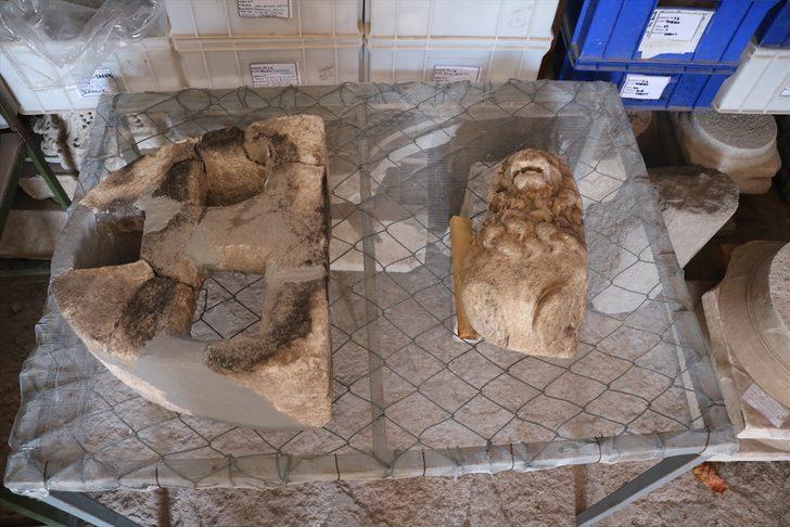 Assos'ta 2 bin 200 yıllık aslan heykeli bulundu G5