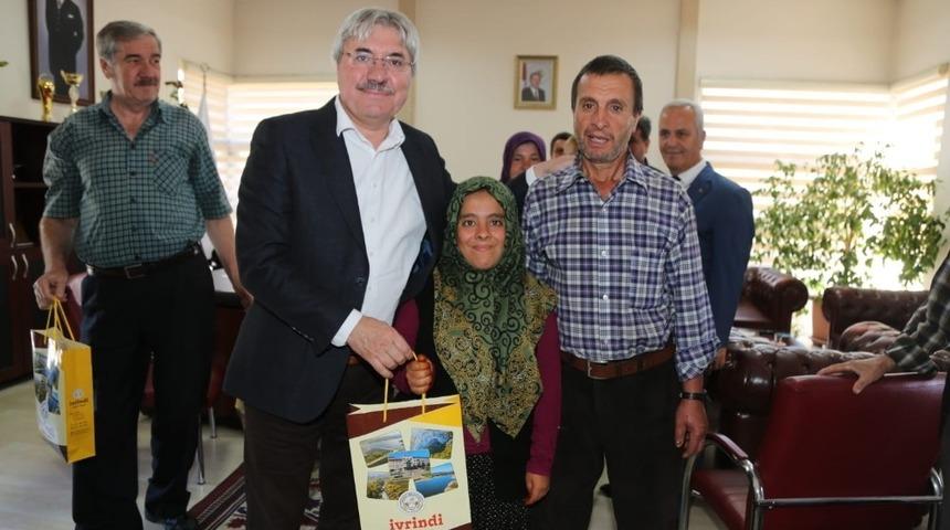 Başkan Cengiz&rsquo;i mutlu eden ziyaret