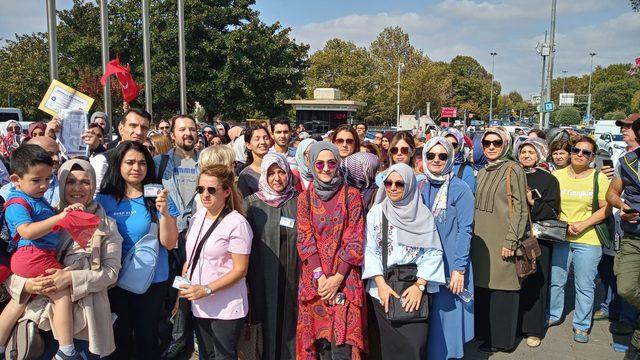 Öğretmenlerden İBB önünde İSMEK protestosu