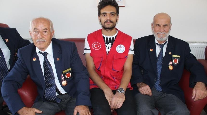 Erzincan&rsquo;da gen&ccedil;lerden gazilere ziyaret