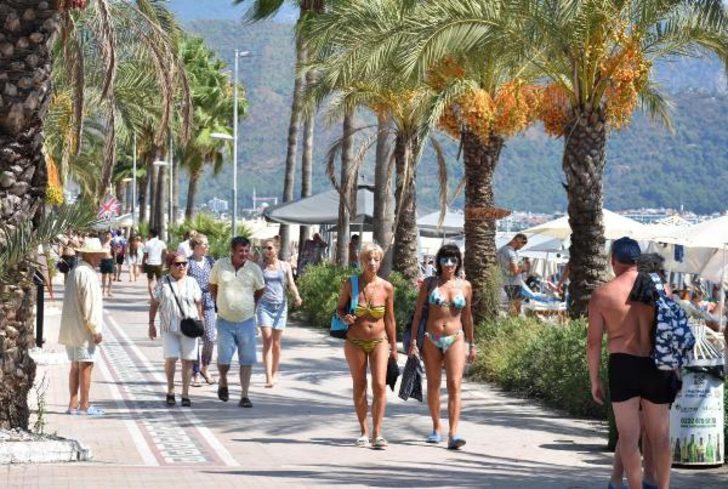 Marmaris'te eylül ayında plajlar doldu taştı! G1