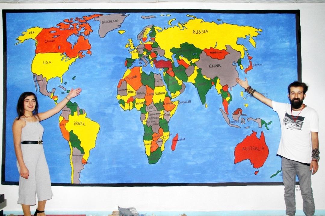 Duvarları hem g&uuml;zelleştiriyor hem de insanları bilgilendiriyor