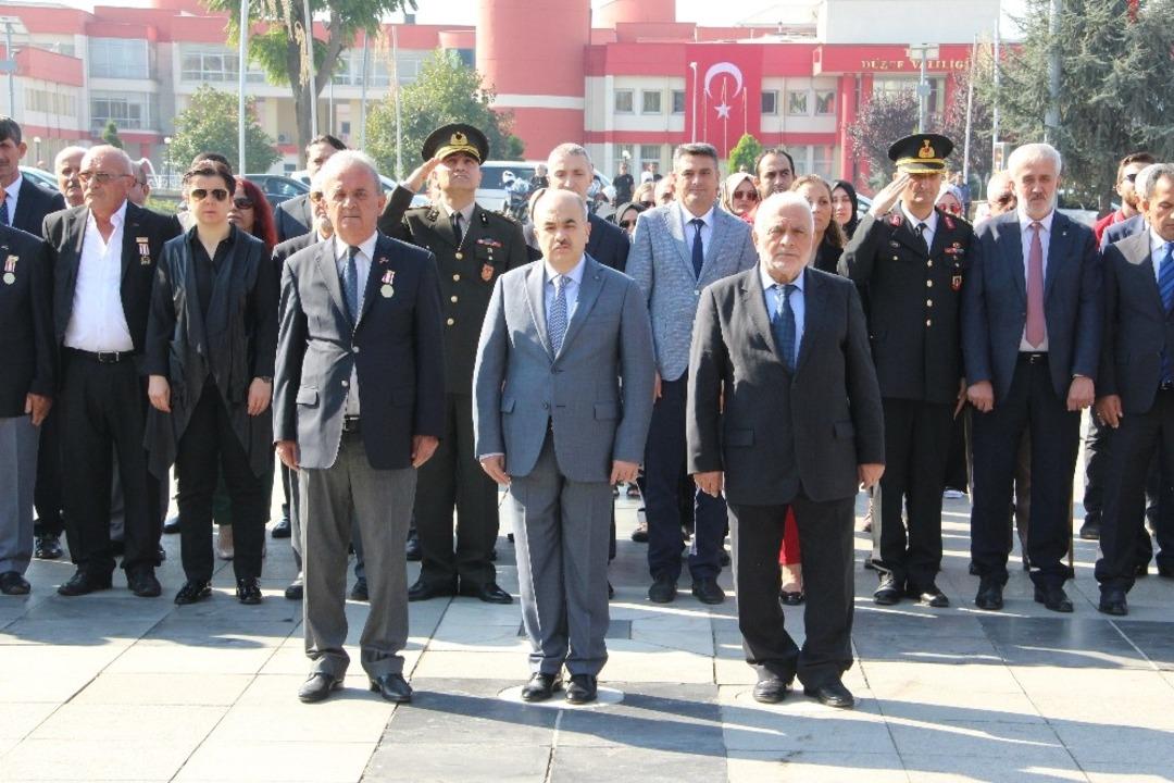 D&uuml;zce&rsquo;de gaziler g&uuml;n&uuml; t&ouml;renlerle kutlandı