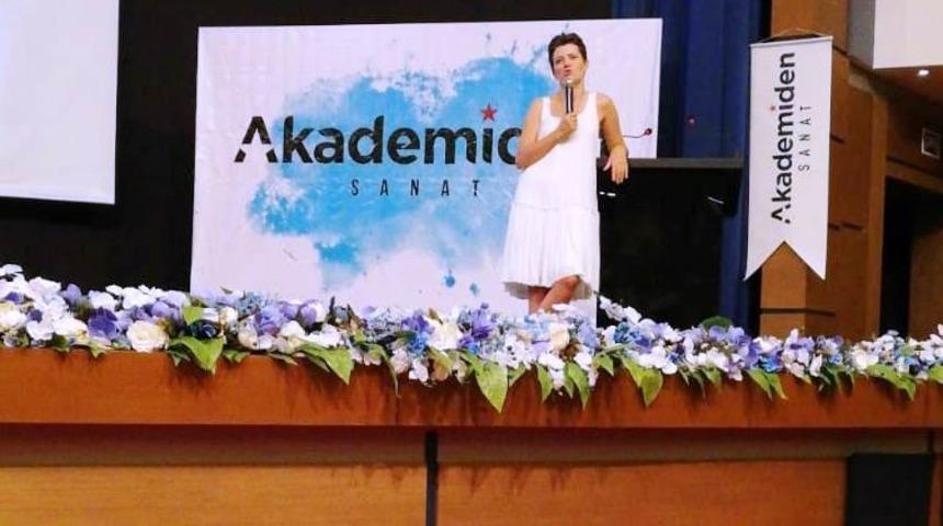 Akademiden Sanat&rsquo;ın &ccedil;ocuk gelişim zirvesi yoğun ilgi g&ouml;rd&uuml;