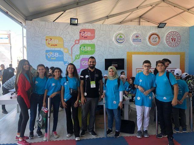 Milaslı gen&ccedil;ler TEKNOFEST&rsquo;te 1