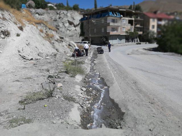 Hakkari Belediyesinden temizlik çalışması