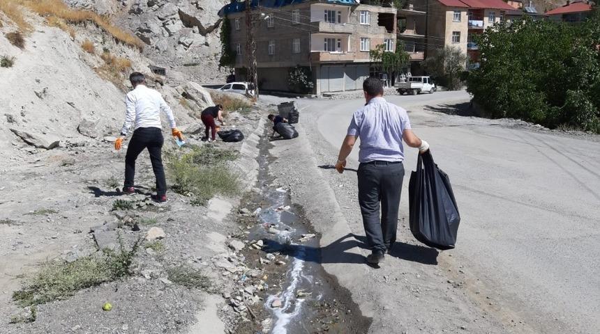 Hakkari Belediyesinden temizlik &ccedil;alışması